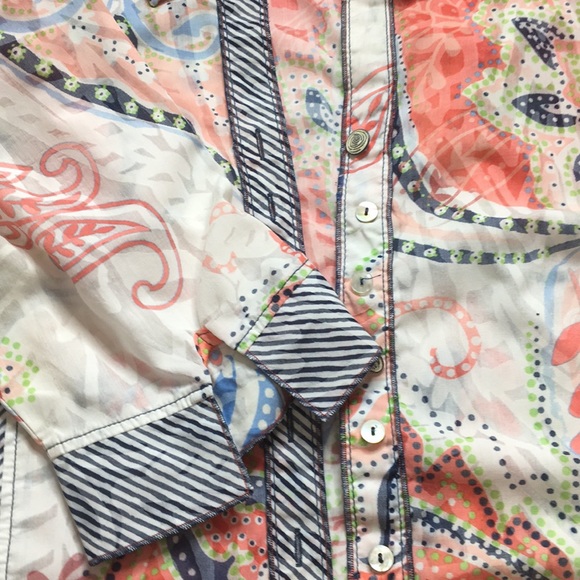 Paisley print lightweight blouse. Sz L - Picture 3 of 8